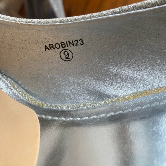 Silver Heels, Like New! 👠 - Picture 2 of 6